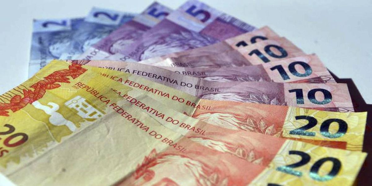 Parcela de R$ 600 do Auxílio Brasil começa a ser paga nesta terça-feira (09/08)