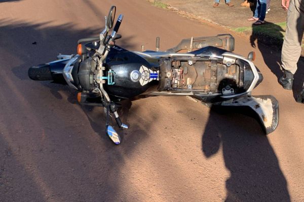 Imagem referente a notícia: Jovem de 25 anos fica ferido após colisão entre motos no Bairro Universitário