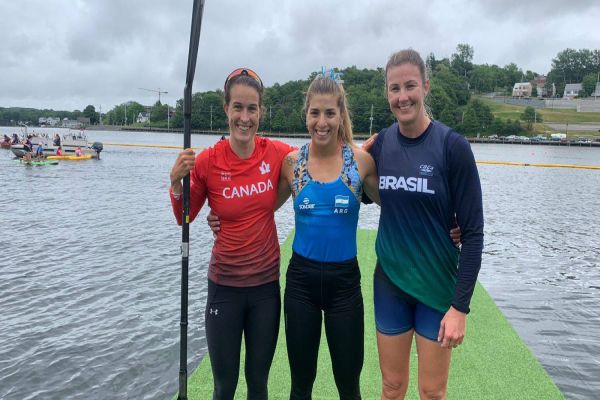 Imagem referente a notícia: Ana Paula Vergutz fatura medalha de bronze no Campeonato Pan-Americano no Canadá