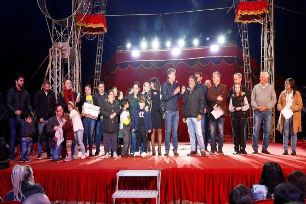 Circo Balão Mágico estreia em Cascavel com ação para a assistência social