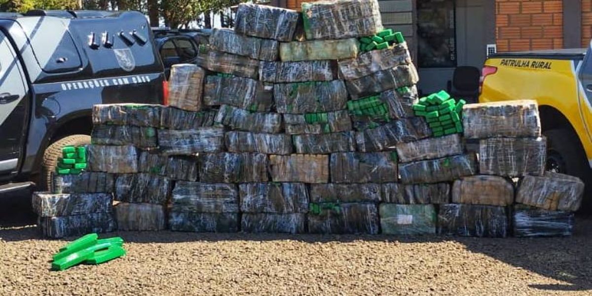 Operação Conjunta entre PM Toledo e BPFron resulta na Apreensão de mais de uma Tonelada de Maconha