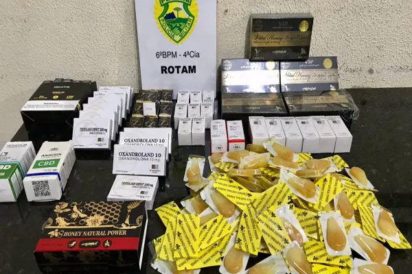 Foto relacionada a notícia: Homem é detido pela Rotam por tráfico internacional de medicamentos na BR-369 em Corbélia
