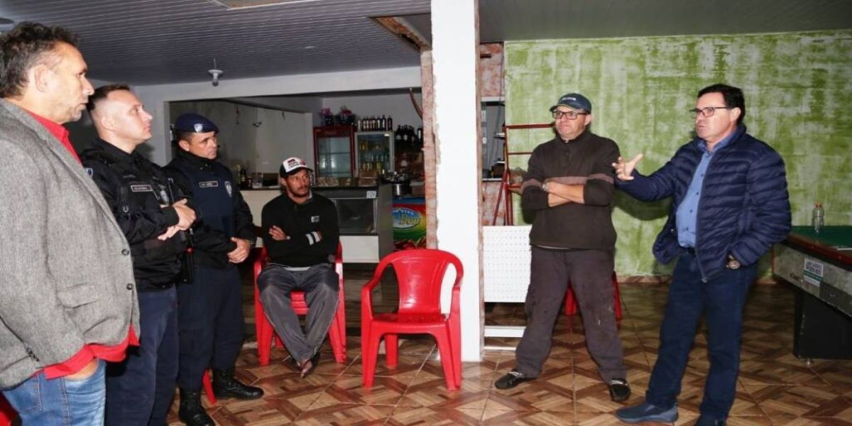 Moradores da região oeste pedem base da GM para presidente da Câmara