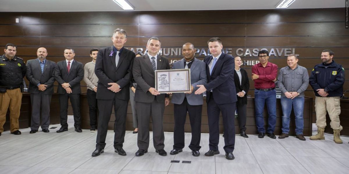 Câmara entrega título de Honra ao Mérito ao delegado Rogerson Luiz Ribas Salgado