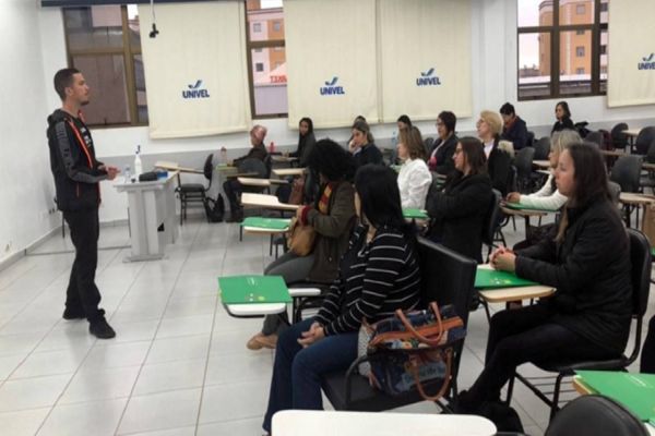 Formação de cuidadores de idosos da Unimed Cascavel começa 13ª turma presencial