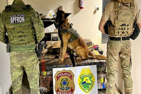 Imagem referente a notícia: BPFRON e Polícia Federal apreendem 566 kg de maconha em Marechal Cândido Rondon