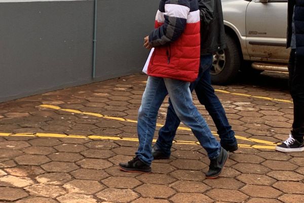 Imagem referente a notícia: Detido em SC: Acusado pela morte de Alana Ferreira chega a Cascavel e DH fala sobre a investigação