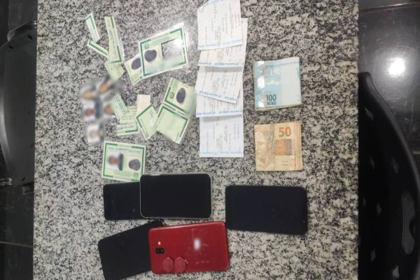 Cinco pessoas são detidas pela Polícia Civil em Cascavel, acusadas de aplicar o golpe do Saque FGTS
