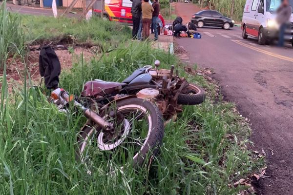 Imagem referente a notícia: Motociclista fica ferida em colisão de trânsito na Rua Ipanema