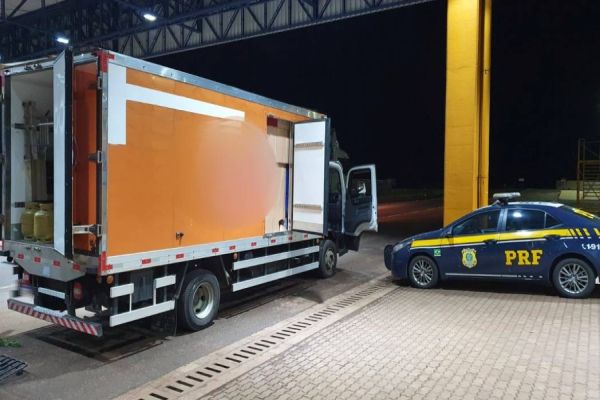 Maconha, cigarros e celulares foram apreendidos no Paraná