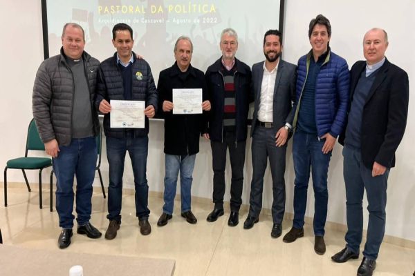 Candidatos assinam Termo de Compromisso com a Pastoral Política da Arquidiocese de Cascavel