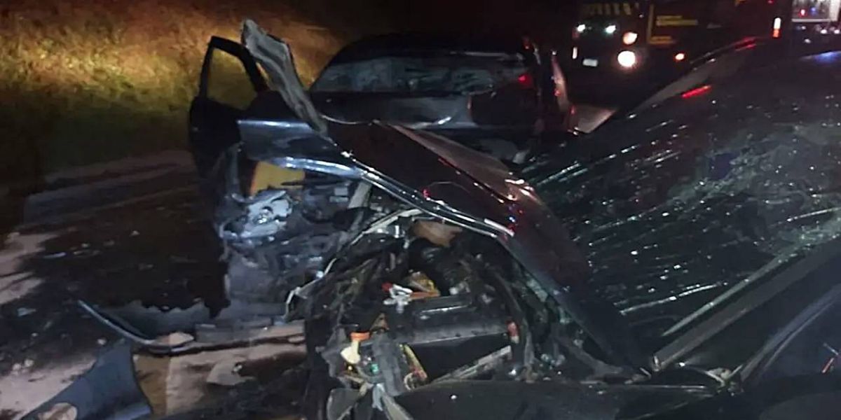 Bebê é salvo por cadeirinha após batida na PR-418, mas adultos não resistem