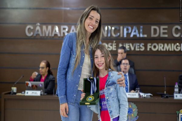 Campeã paranaense e brasileira de BMX com apenas 10 anos recebe homenagem