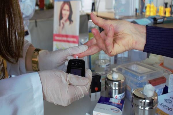 Atendimento farmacêutico individualizado ajuda pacientes com diabetes