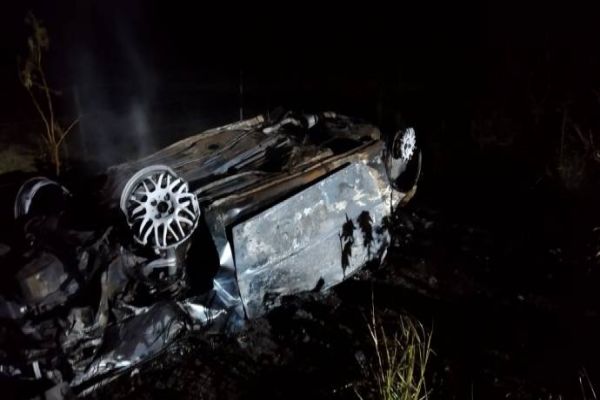 Veículo explode em acidente na PR 488, em Diamante D'Oeste