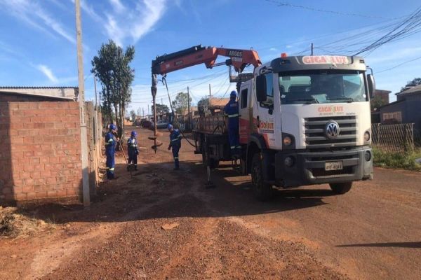 Rede de energia elétrica é instalada no Loteamento Wilson Gonçalves e beneficia mais de 180 famílias