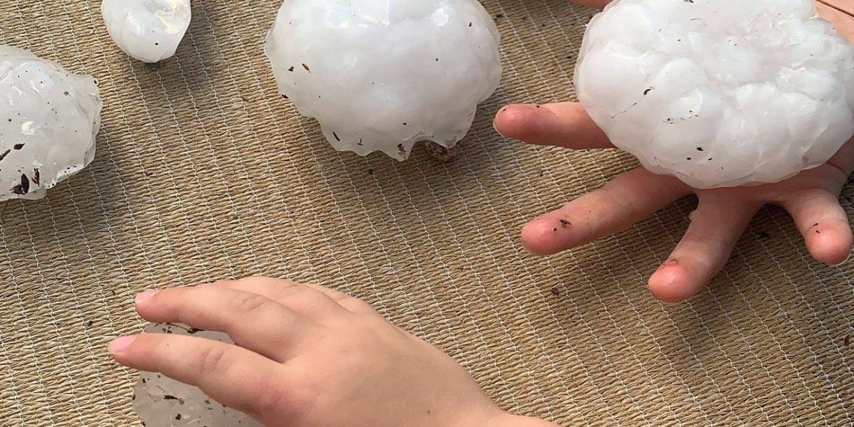 Bebê de 20 meses morre ao ser atingido na cabeça por pedra de granizo