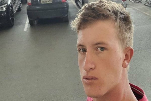 Imagem referente a notícia: Jovem morre esmagado por veículo em oficina mecânica no sudoeste do Paraná