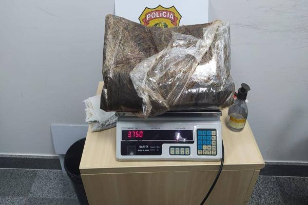 PF prende paraguaio com 3,750 kg de cocaína, no Aeroporto de Foz do Iguaçu