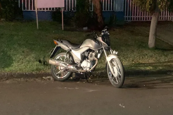 Foto relacionada a notícia: Motociclista fica ferido após colisão na Rua Noel Rosa em Cascavel