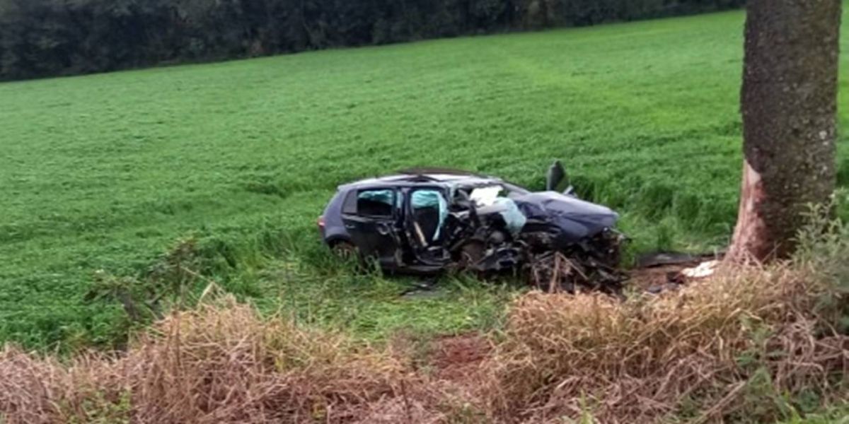 Homem morre e dois ficam feridos em grave acidente na PR-493, em Pato Branco