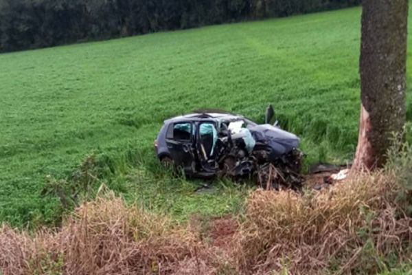 Homem morre e dois ficam feridos em grave acidente na PR-493, em Pato Branco