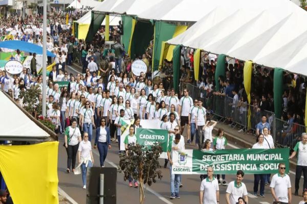 Desfile de 7 de Setembro pode bater recorde histórico de público em Cascavel