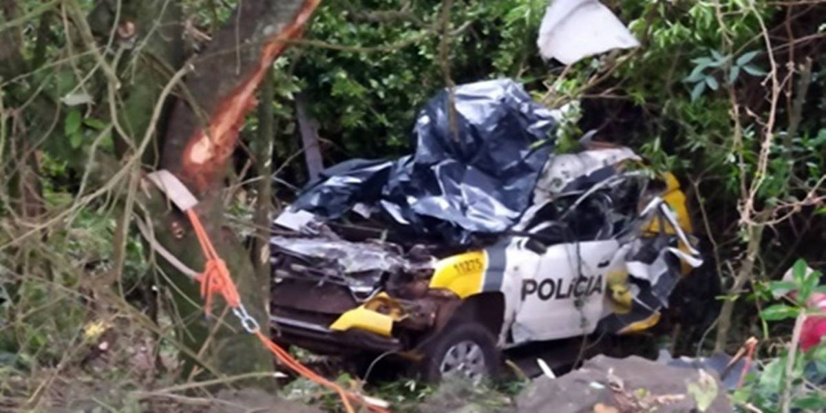 Dois policiais militares morrem em acidente com viatura na BR-163 no sudoeste do Paraná
