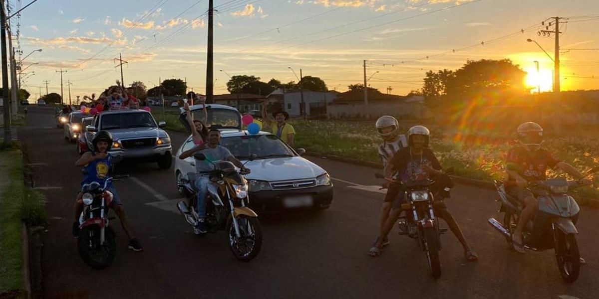 Moradores de Cascavel arrecadam doces e alimentos para a montagem de cestas para o dia das crianças