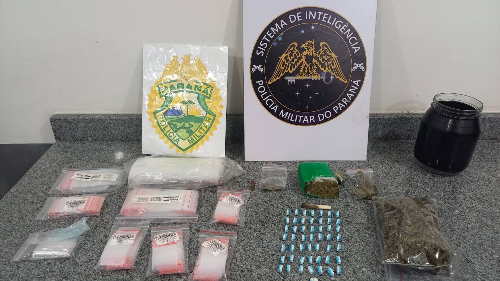 Jovem de 19 anos é detido pela Polícia Militar por tráfico de drogas no Bairro Esmeralda