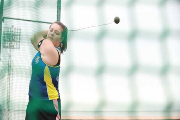 Cerca de 300 atletas disputam provas do Campeonato Paranaense de Atletismo em Cascavel