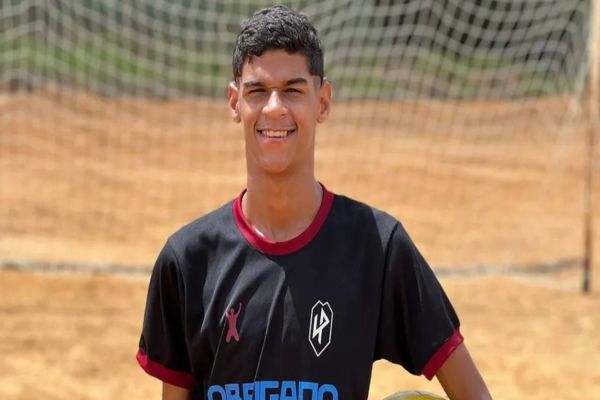 Luva de Pedreiro anuncia fim da carreira: 'Vou viver minha vida normal e sossegado'