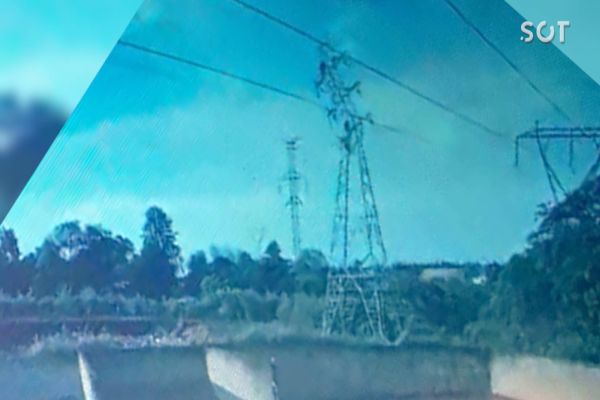 Imagem referente a notícia: Câmera de segurança registra queda de Torre de transmissão de energia em Santa Terezinha de Itaipu