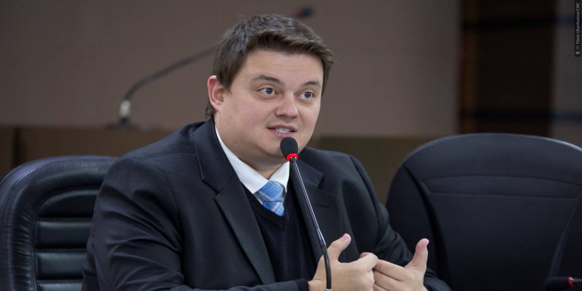 João Diego propõe campanha de combate à violência financeira contra os idosos