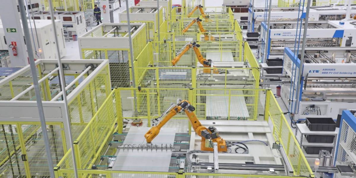 Setor fotovoltaico é estratégico para o País, diz ministro em visita a Cascavel