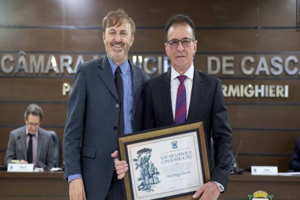 ‘Uma vida dedicada ao ensino público’, destaca Vander Piaia sobre Carlos Roberto Calssavara