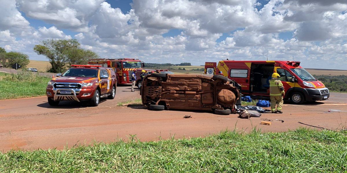 Criança morre após ser ejetada de carro em gravíssimo acidente de trânsito na BR-369 em Cascavel