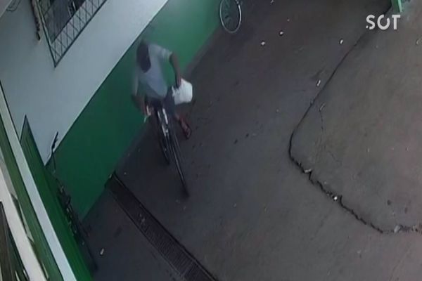 Imagem referente a notícia: Bicicleta de uma criança de 11 anos é furtada na quadra de futsal do Bairro Floresta