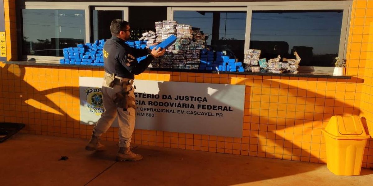 Motorista é detido com 182kg de maconha ao passar no posto da PRF em Cascavel