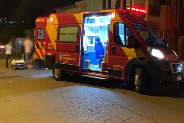 Imagem referente a notícia: Motociclista sofre fratura exposta em perna após colisão de trânsito no Bairro Brasília