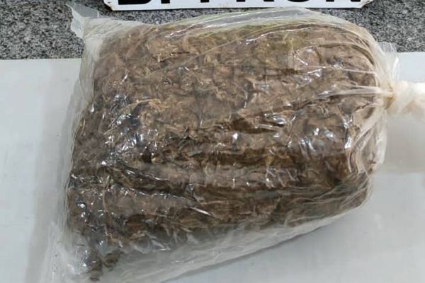 BPFRON apreende drogas em veículo na cidade de Santa Tereza do Oeste