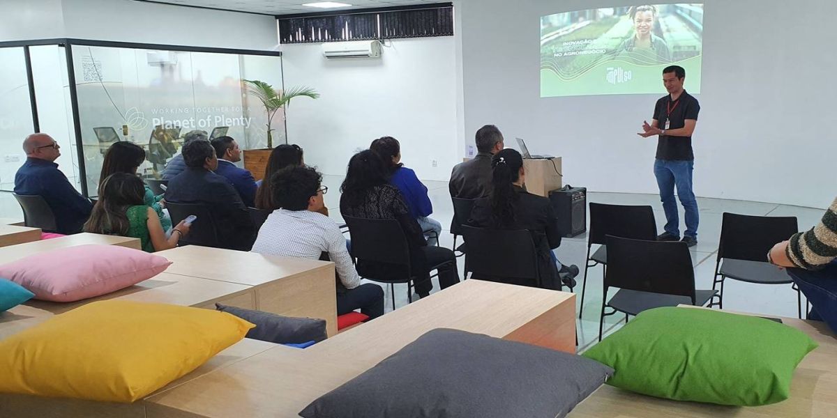 Espaço Impulso recebe alunos e professores do Peru e El Salvador