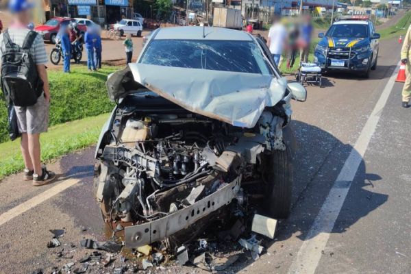 Criança de 7 anos fica em estado grave após violenta colisão na BR-277 no Parque São Paulo