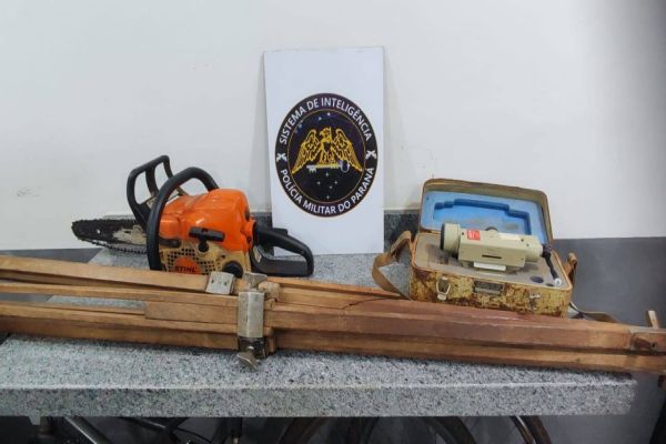 Homem de 33 anos é detido acusado de furto de automóvel e motosserra no Bairro Cascavel Velho