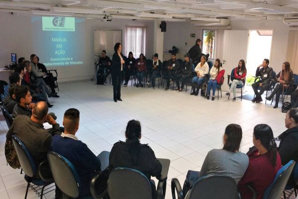 Programas sociais do CIEE/PR já beneficiaram mais de 23 mil jovens e famílias paranaenses