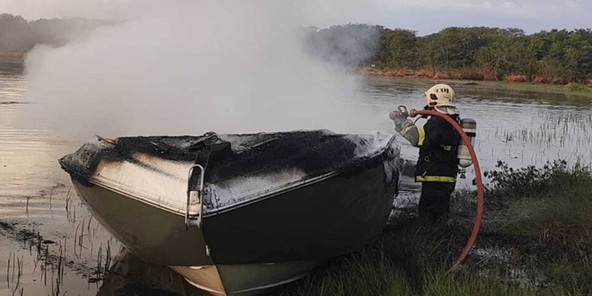 Lancha explode e mata arquiteta em MT; marido e amigos estão na UTI
