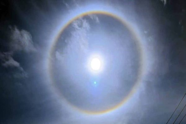 Imagem referente a notícia: Você Viu? Círculo em volta do sol chama atenção em diversas cidades do Paraná