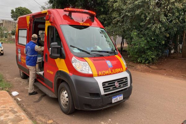 Imagem referente a notícia: Motociclista de 18 anos fica ferido em colisão entre motos no bairro Brasmadeira