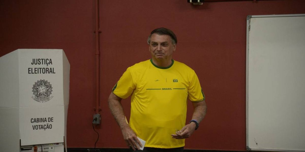 Eleições 2022: Bolsonaro vota em escola municipal no Rio de Janeiro