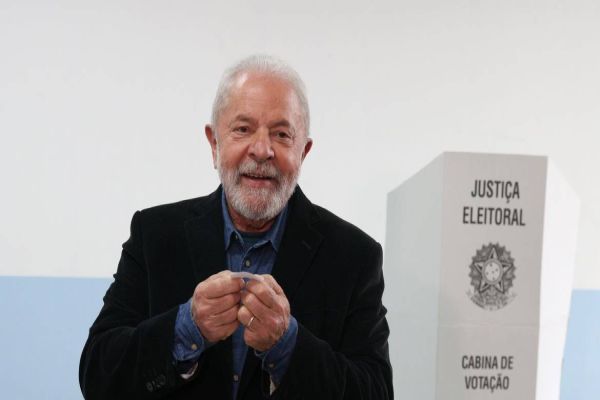 Lula vota em São Bernardo do Campo